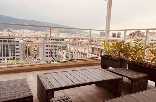 Ampelokipoi House | Athens Tiny rooftop by Super Host Hub