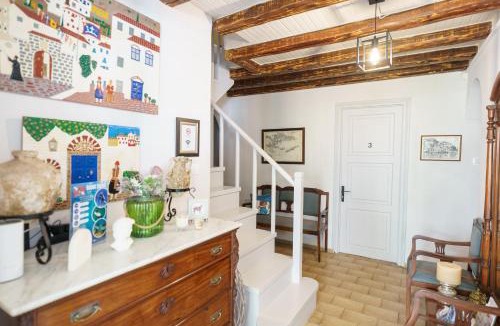 idhra House | Athina Guesthouse