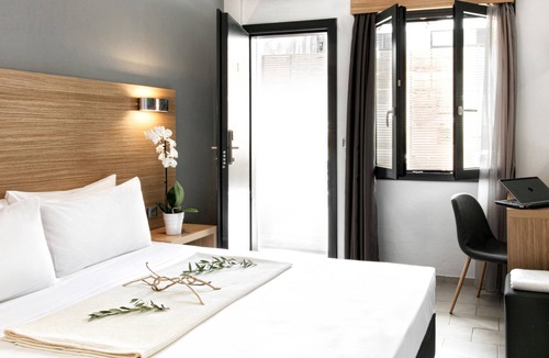 Skiathos Town Hotel | Atlas Hotel Skiathos