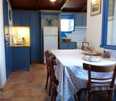 Makriotika House | Auntie's Cottage with View, near Agia Efimia