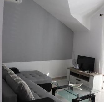 Radanovici Apartment | Aurora Residence