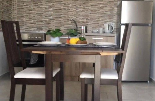 Plintri Apartment | Avalon cosy apartments, Kiku studio with swimming pool and mountain view