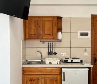 Benitses Apartment | Avgoustina Venus Studios
