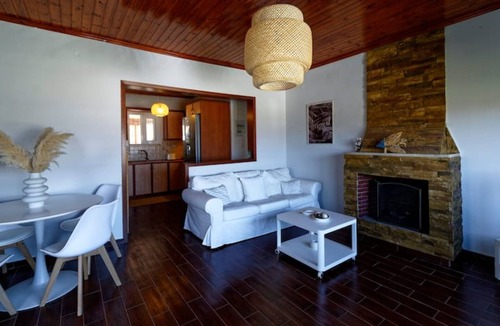Markopoulo Mesogaias Villa | Avlaki Getaway Villa