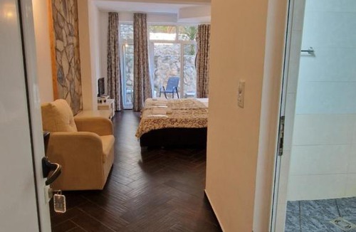 Dobra Voda Hotel | Azura Bay Hotel