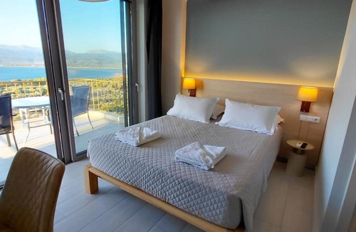 Sparton Apartment | Azure - ERATO with pool and sea view