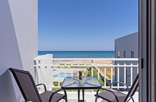 Rethymno Apartment | Azure Seaside Apts