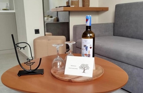 Potos Hotel | Azzure Luxury Suites
