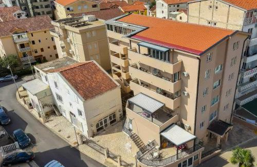 Maini Apartment | Azzuro apartments Budva