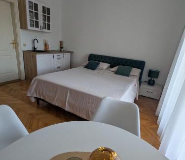 Trebesinj Apartment | Azzurro