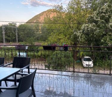 Virpazar Apartment | B&B Ana