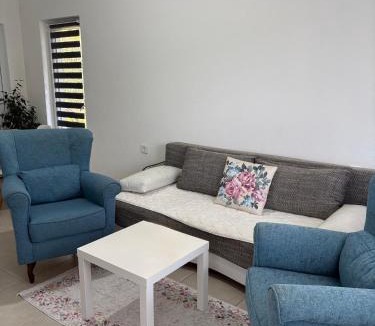 Virpazar Apartment | B&B Ana