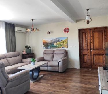 Podmaine Apartment | B&V Comfort Apartment Free Parking & Sea View