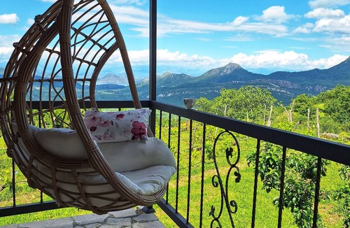 Karuc House | Banjo rustic house Lake view