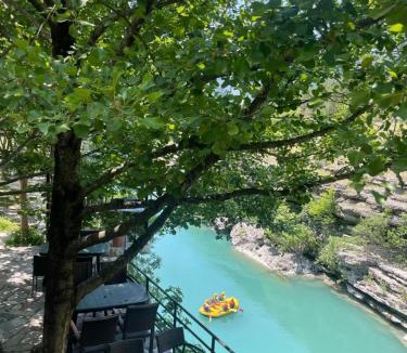 Albania Hotel | Bar-Restaurant-Hotel River