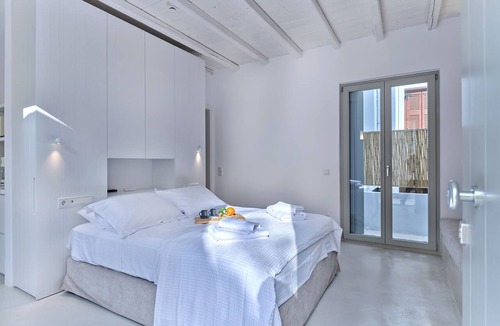 Piso Livadi Apartment | Basil is a pleasant fully equipped studio on Paros island