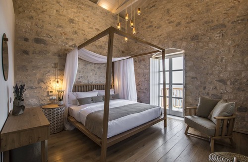 Omales Hotel | Bassa Maina Villas & Suites