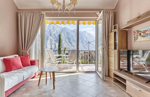 Orahovac Apartment | Bayview Bliss Apartments