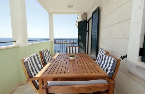 Sveti Stefan Apartment | Beach Apartments Montesan