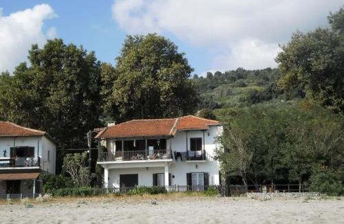 Zagora-Mouresi House | Beach House