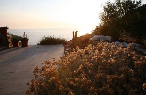 Pisses House | Beach House with Astounding View