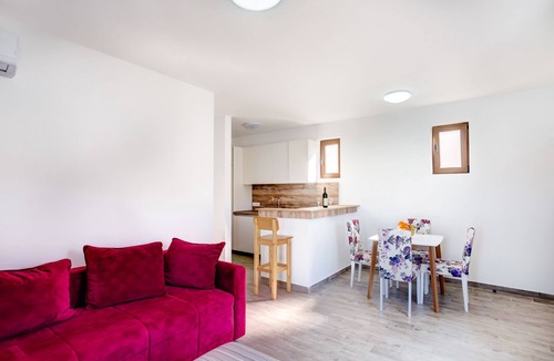 Przno Apartment | Beachfront 2BR Apartment in Przno