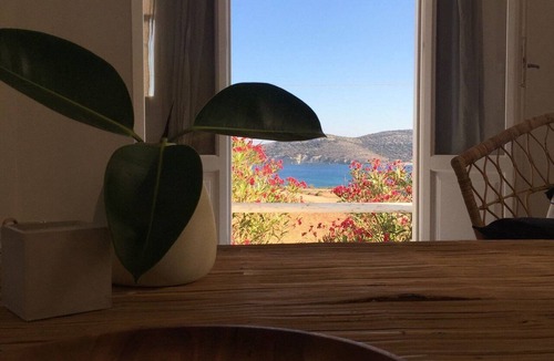 Antiparos Villa | Beachfront Antiparos Apartment | 2 Bedrooms | Apartment Niamos
