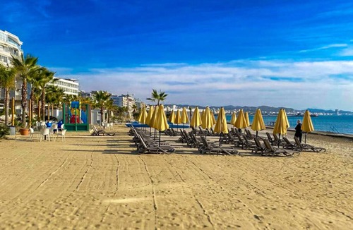 Durres Apartment | Beachfront apartment with stunning sea view – perfect for a relaxing getaway!