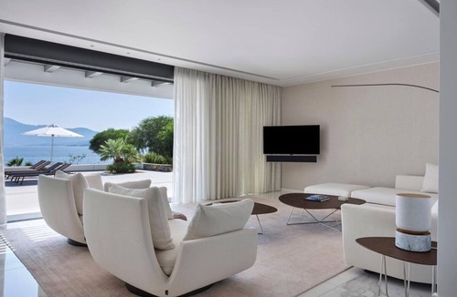 Ammoudara Villa | Beachfront Art Villa with a heated pool
