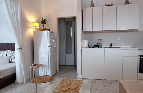 Dobrota Apartment | Beachfront cozy 1-bedroom apartment in Kotor area