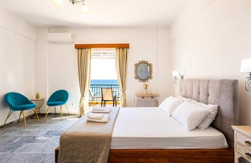 Pylos-Nestoras Hotel | Beachfront Nest Memi, Koroni - Seaheaven Houses - B4