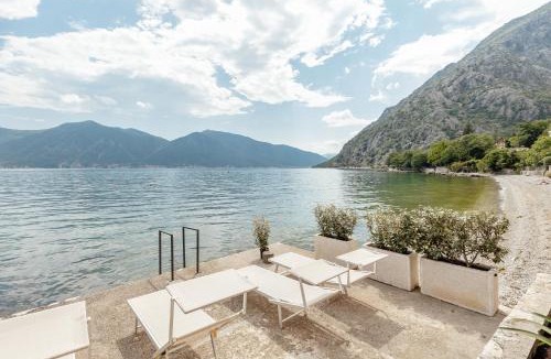 Orahovac Villa | Beachfront Orahovac