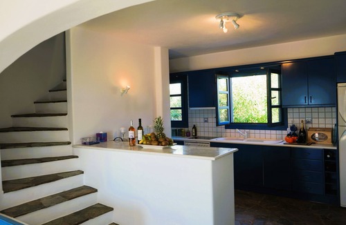 Paros Villa | Beachfront Villa close to Kite Surf with BBQ, Garden and Seaview
