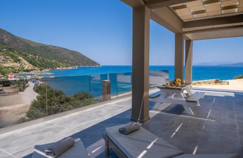 Angon Villa | Beachfront Villa Fteri