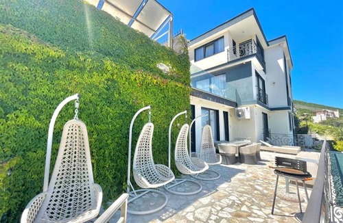 Krasici Villa | Beachfront Villa Krasici