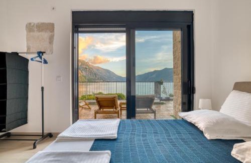 Orahovac House | Beachfront Villa Nautica