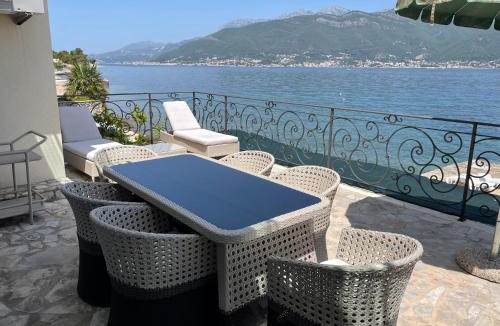 Krasici Villa | Beachfront villa Pearl of Adria