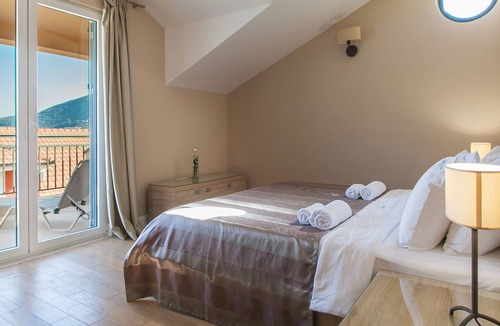 Igalo Apartment | Beautiful 2 bedroom Apartment with Balcony & Sea View