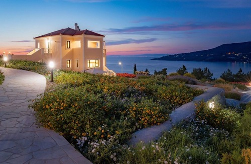 Samos Town Apartment | Beautiful apartment for 4 guests with pool, WIFI, A/C, TV, balcony, panoramic view and parking
