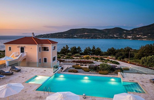 Samos Town Apartment | Beautiful apartment for 4 guests with pool, WIFI, A/C, TV, balcony, panoramic view and parking