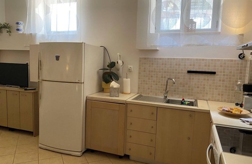 Lefktron Apartment | Beautiful Basement Apartment with Private Terrace