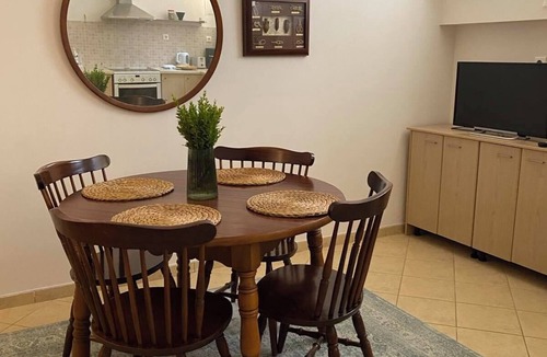 Lefktron Apartment | Beautiful Basement Apartment with Private Terrace