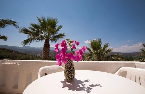 Istron Apartment | Beautiful, bright holiday flat with swimming pool