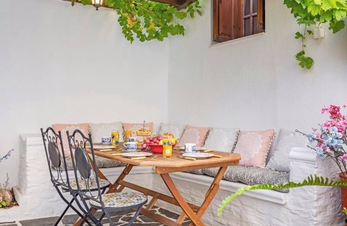 Kallithea House | Beautiful Historic 3-bedroom house in Koskinou