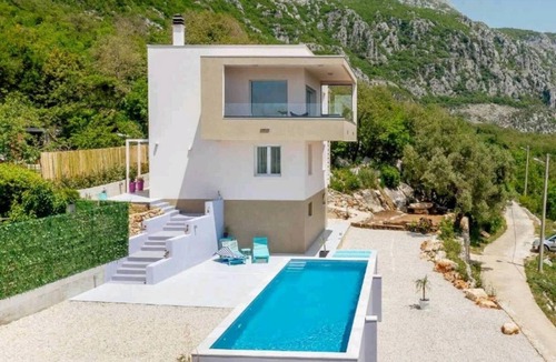 Topla House | Beautiful newly built Villa Zora