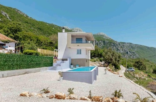 Topla House | Beautiful newly built Villa Zora