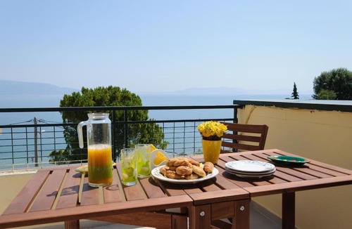 Oropos Apartment | Beautiful seaside studio with amazing view