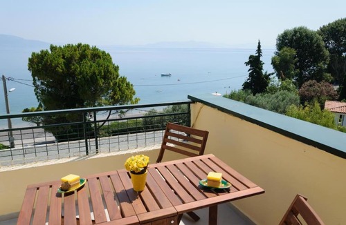 Oropos Apartment | Beautiful seaside studio with amazing view