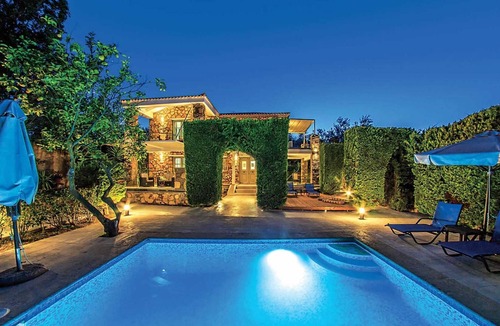 Drosia Villa | Beautiful stone villa, close to tavernas