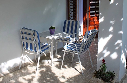 Sveti Stefan Apartment | Beautiful studio on ground floor in shadow of vines, Sveti Stefan